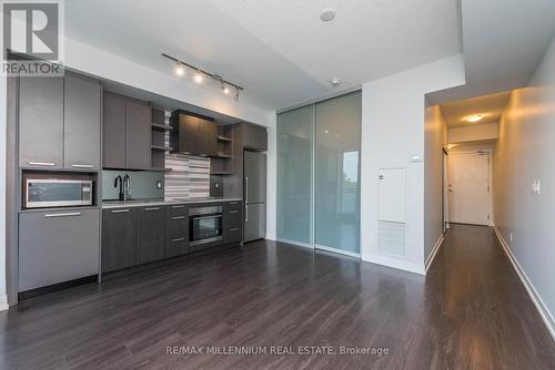 403 - 1830 Bloor Street, Toronto, ON - Indoor Photo Showing Kitchen