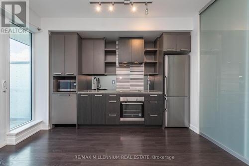 403 - 1830 Bloor Street, Toronto, ON - Indoor Photo Showing Kitchen