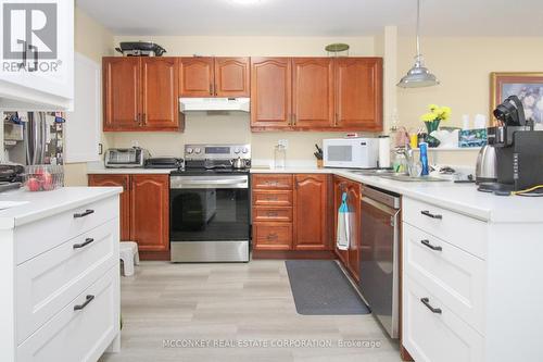 3012 Westridge Boulevard, Peterborough (Monaghan), ON - Indoor Photo Showing Kitchen