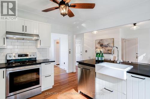 311 Sanatorium Road, Hamilton, ON - Indoor Photo Showing Kitchen With Upgraded Kitchen