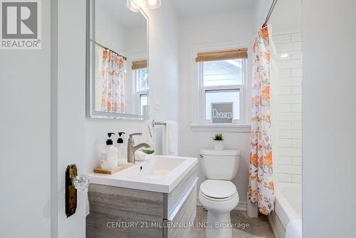 311 Sanatorium Road, Hamilton, ON - Indoor Photo Showing Bathroom