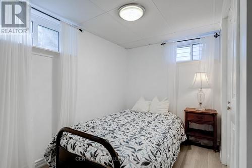 311 Sanatorium Road, Hamilton, ON - Indoor Photo Showing Bedroom