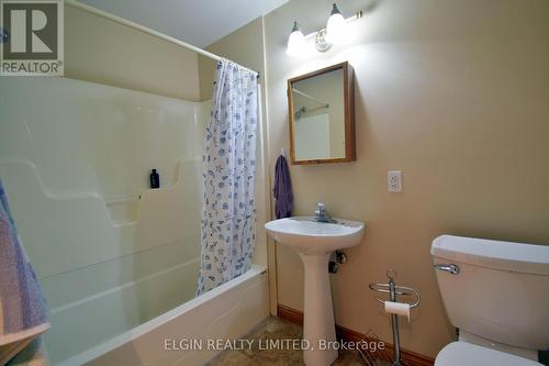 14 Lyford Court, St. Thomas, ON - Indoor Photo Showing Bathroom