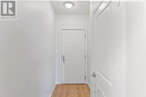 2501 - 30 Herons Hill Way, Toronto, ON - Indoor Photo Showing Other Room