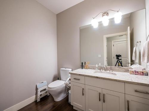 824-15 Hudsons Bay Trail, Kamloops, BC - Indoor Photo Showing Bathroom