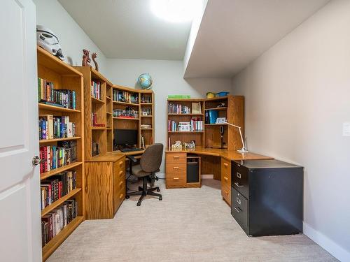 824-15 Hudsons Bay Trail, Kamloops, BC - Indoor Photo Showing Office