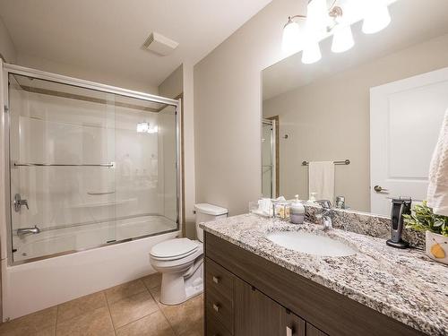 824-15 Hudsons Bay Trail, Kamloops, BC - Indoor Photo Showing Bathroom