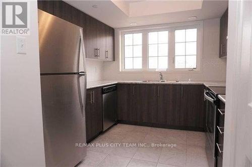 72 Aquatic Ballet Path, Oshawa, ON - Indoor Photo Showing Kitchen With Stainless Steel Kitchen