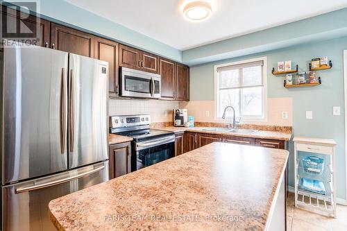 8 Arbuckle Way, Whitby, ON - Indoor Photo Showing Kitchen With Stainless Steel Kitchen With Double Sink With Upgraded Kitchen