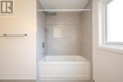 Main - 113 Purvis Crescent, Toronto, ON - Indoor Photo Showing Bathroom