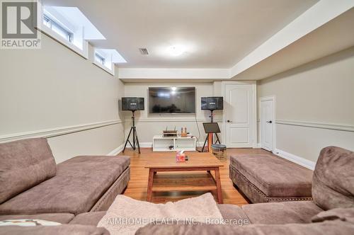 45 Darren Hill Trail, Markham, ON - Indoor Photo Showing Living Room