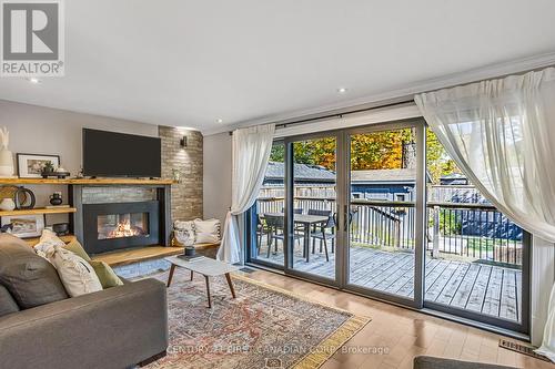 14 Brighton Street, London, ON - Indoor Photo Showing Living Room With Fireplace