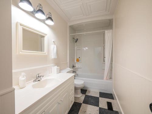 1140 De Monte Street, Kamloops, BC - Indoor Photo Showing Bathroom