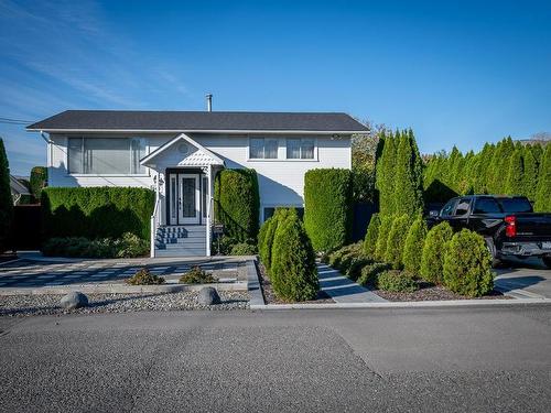 1140 De Monte Street, Kamloops, BC - Outdoor With Facade