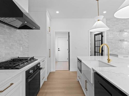 1291 Brechin Place, Kamloops, BC - Indoor Photo Showing Kitchen With Upgraded Kitchen