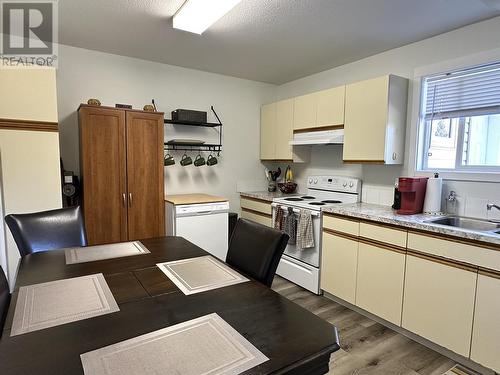 2349 Thornhill Street, Terrace, BC - Indoor Photo Showing Kitchen