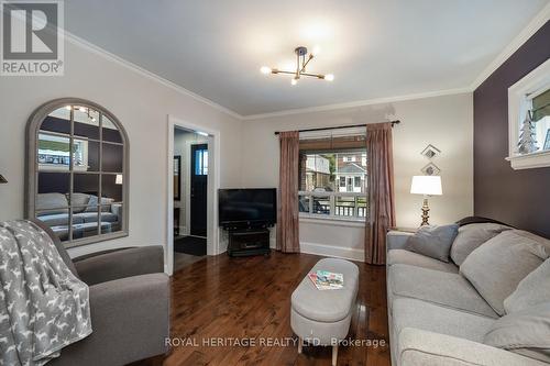 231 Eulalie Avenue, Oshawa (Central), ON - Indoor Photo Showing Living Room