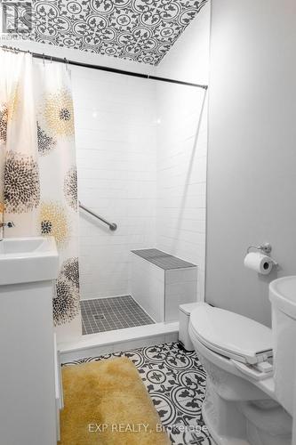 1024 Cedarwood Place, Burlington, ON - Indoor Photo Showing Bathroom