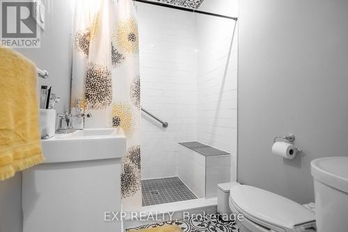 1024 Cedarwood Place, Burlington, ON - Indoor Photo Showing Bathroom