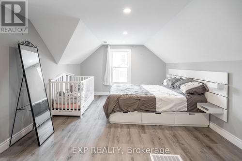 1024 Cedarwood Place, Burlington, ON - Indoor Photo Showing Bedroom