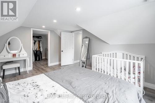 1024 Cedarwood Place, Burlington, ON - Indoor Photo Showing Bedroom