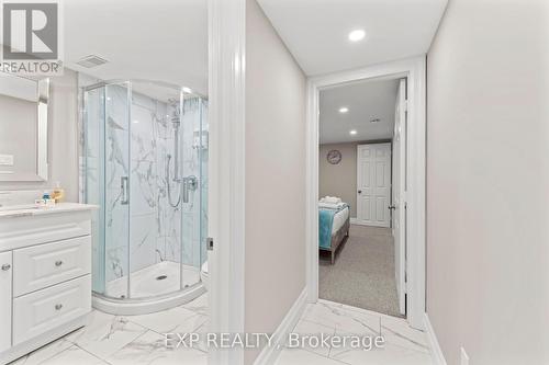 1024 Cedarwood Place, Burlington, ON - Indoor Photo Showing Bathroom