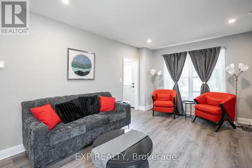 1024 Cedarwood Place, Burlington, ON - Indoor Photo Showing Living Room