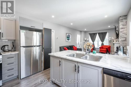 1024 Cedarwood Place, Burlington, ON - Indoor Photo Showing Kitchen With Double Sink