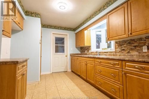 2069 Cardinal Lane, Kingsville, ON - Indoor Photo Showing Kitchen