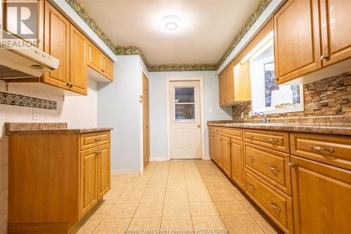 2069 Cardinal Lane, Kingsville, ON - Indoor Photo Showing Kitchen