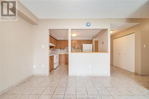 451 Grand Marais Road West Unit# 116, Windsor, ON - Indoor Photo Showing Kitchen