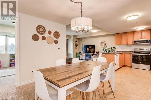 625 St David Street S Unit# 412, Fergus, ON - Indoor Photo Showing Dining Room