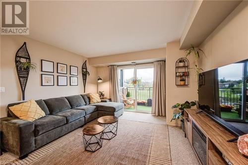 625 St David Street S Unit# 412, Fergus, ON - Indoor Photo Showing Living Room