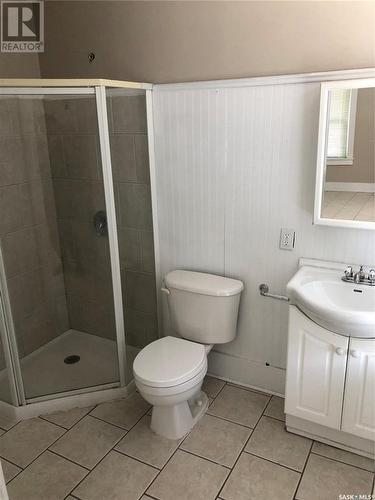 2314 Lorne Street, Regina, SK - Indoor Photo Showing Bathroom