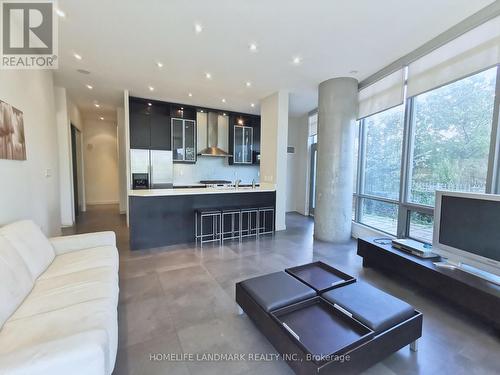 101 - 5 Mariner Terrace, Toronto, ON - Indoor Photo Showing Living Room