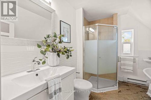 212 Warwick Street, Warwick (Watford), ON - Indoor Photo Showing Bathroom