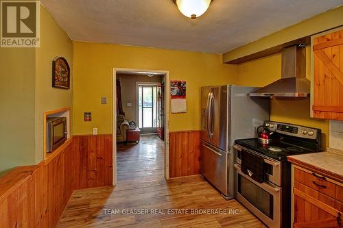 1656 Moffatt Avenue, London, ON - Indoor Photo Showing Kitchen