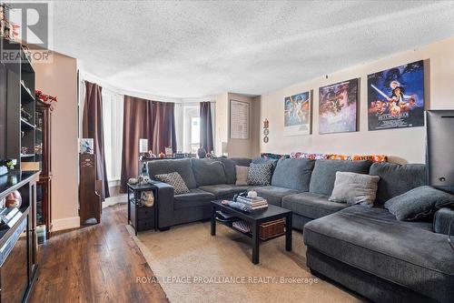 13 Church Street, Stirling-Rawdon, ON - Indoor Photo Showing Living Room