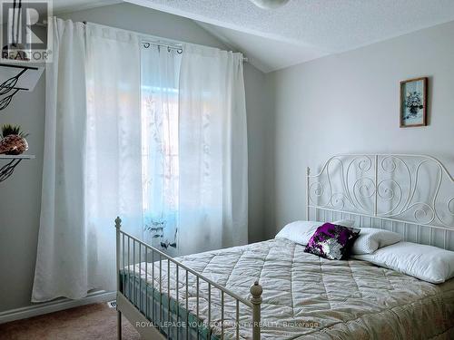 1140 Duignan Crescent, Milton, ON - Indoor Photo Showing Bedroom