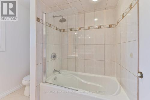 981 Valdese Drive, Mississauga, ON - Indoor Photo Showing Bathroom