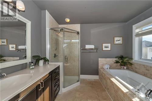 700 Beaudelaire Drive, Ottawa, ON - Indoor Photo Showing Bathroom