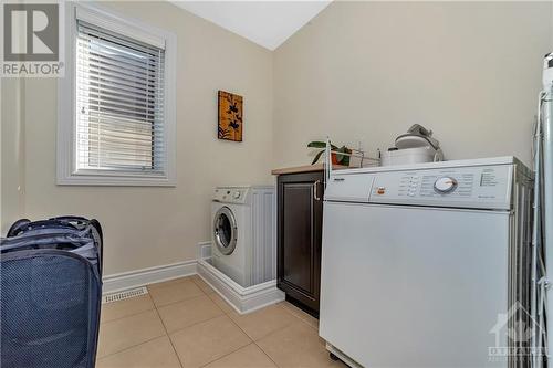 700 Beaudelaire Drive, Ottawa, ON - Indoor Photo Showing Laundry Room