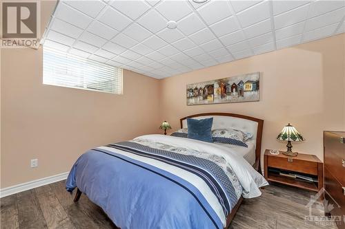 700 Beaudelaire Drive, Ottawa, ON - Indoor Photo Showing Bedroom