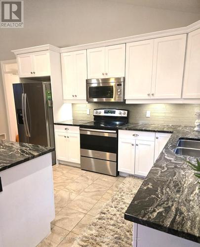 556 Gaiser Road, Welland, ON - Indoor Photo Showing Kitchen With Double Sink