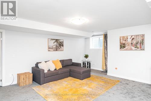 556 Gaiser Road, Welland, ON - Indoor Photo Showing Living Room