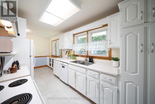 69 Elm Street, Haldimand, ON - Indoor Photo Showing Kitchen With Double Sink