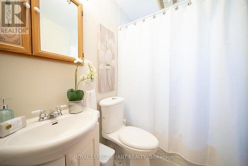 69 Elm Street, Haldimand, ON - Indoor Photo Showing Bathroom