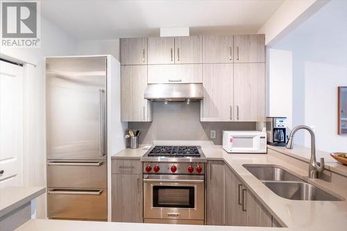 #10 4576 Timberline Crescent, Fernie, BC - Indoor Photo Showing Kitchen With Double Sink