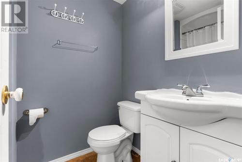 1826 Dewdney Avenue E, Regina, SK - Indoor Photo Showing Bathroom