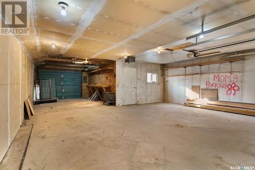 1826 Dewdney Avenue E, Regina, SK - Indoor Photo Showing Garage